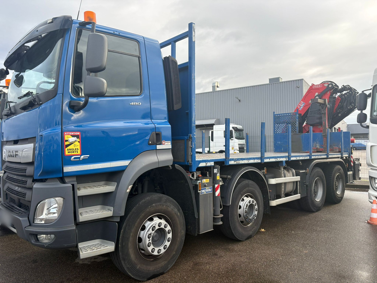 DAF CF 480 8x4 E6 / Fassi F315A.2.26 crane / flatbedCF 480 8x4 E6 / Fassi F315A.2.26 crane / flatbed - Truk derek: gambar 3 DAF CF 480 8x4 E6 / Fassi F315A.2.26 crane / flatbedCF 480 8x4 E6 / Fassi F315A.2.26 crane / flatbed - Truk derek: gambar 3