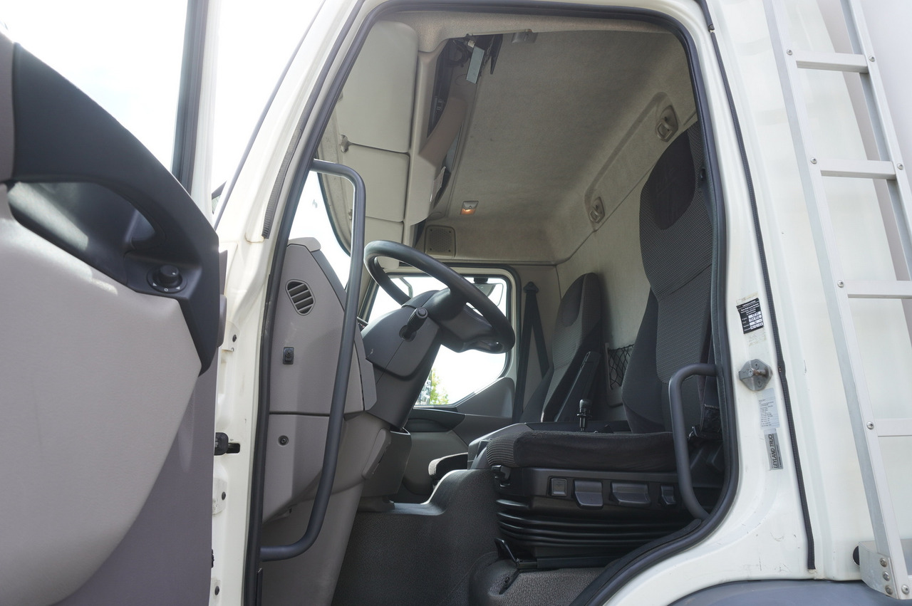 Truk berpendingin DAF LF 220 / Refrigerator 16 EPAL Multitemp / Carrier Supra 1150 MT / Palfinger 1500 kg: gambar 14