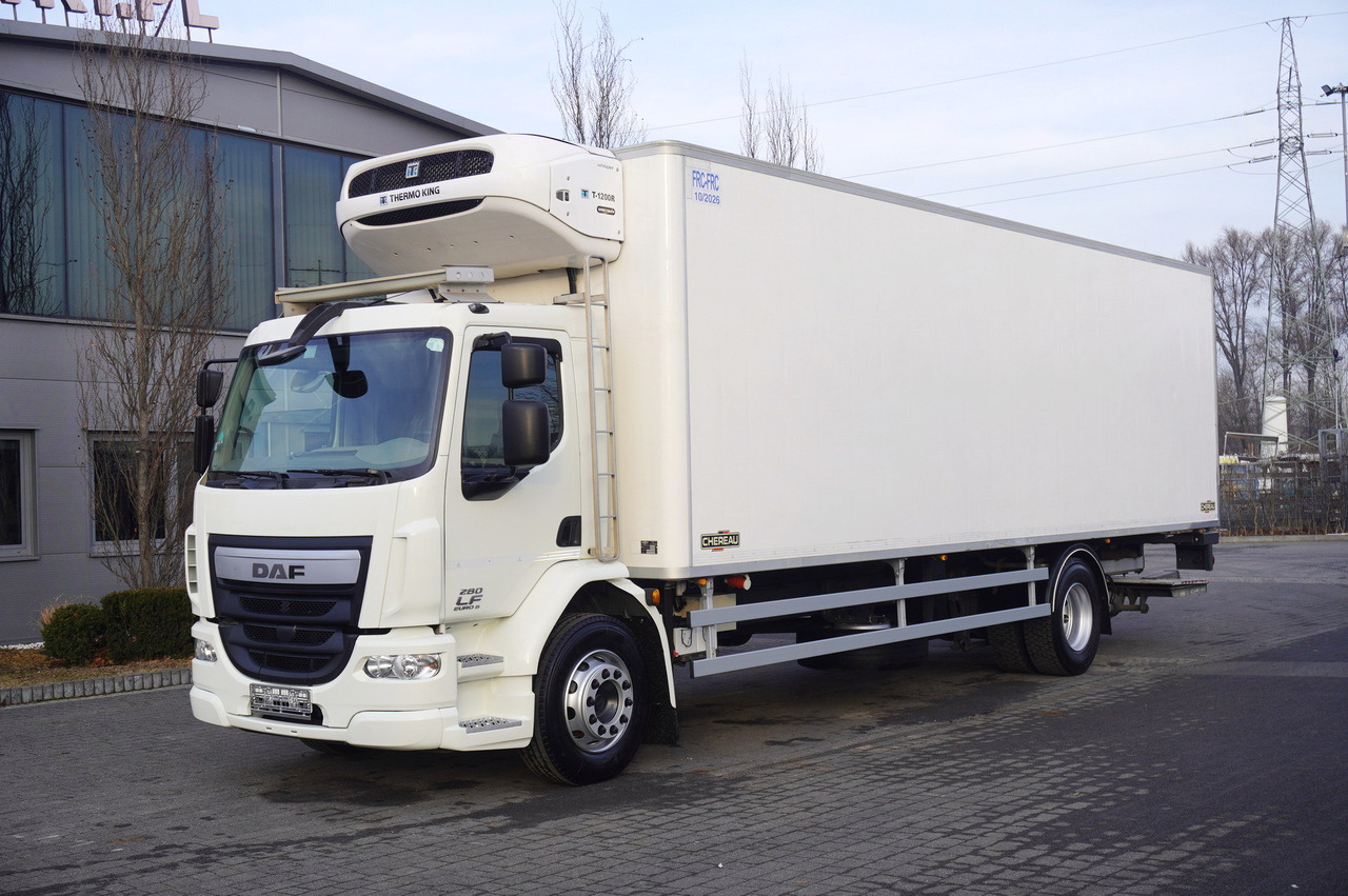 DAF LF 280 / Chereau multi-temperature refrigerator / Dhollandia DHSM.30 lift 2000 kg - Truk berpendingin: gambar 1 DAF LF 280 / Chereau multi-temperature refrigerator / Dhollandia DHSM.30 lift 2000 kg - Truk berpendingin: gambar 1