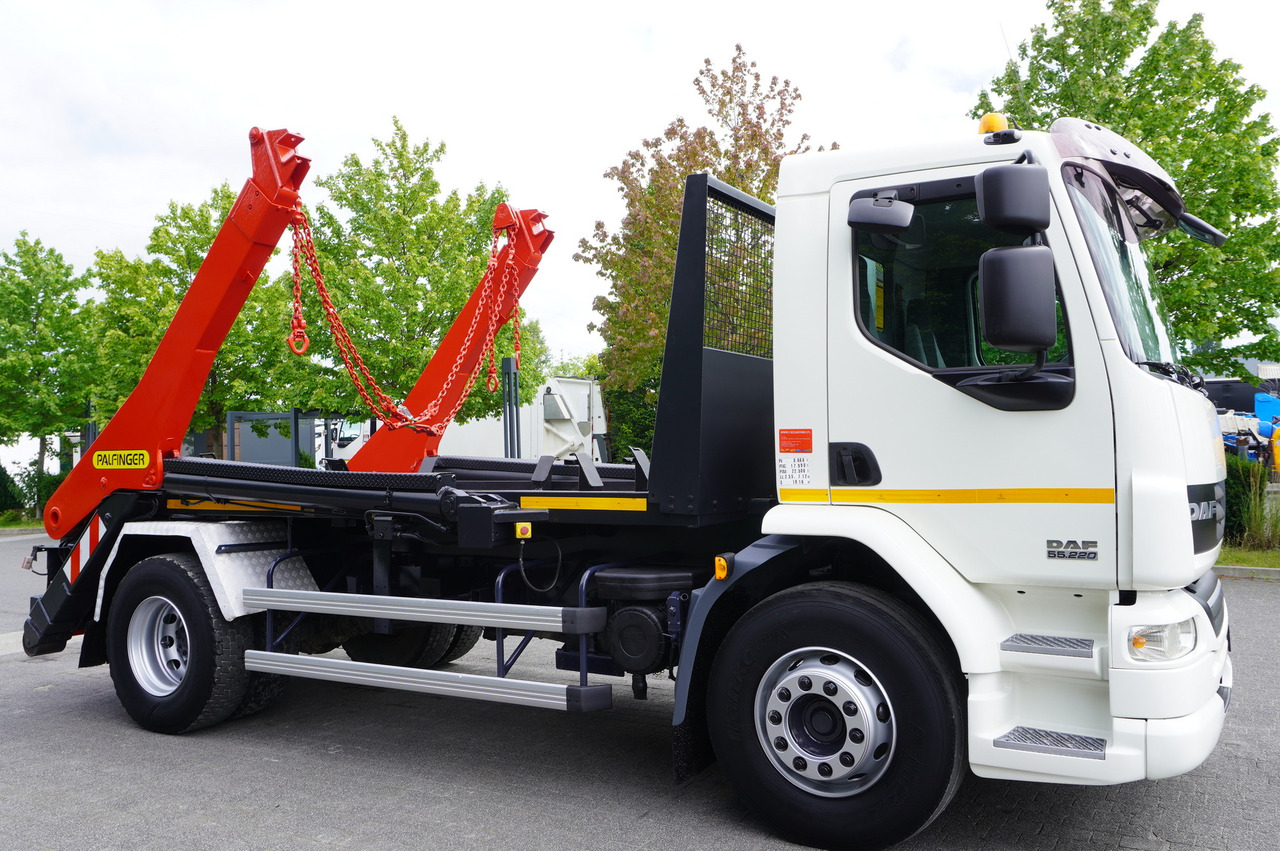 DAF LF 55.220 Skip loader GUIMA PALFINGER M14T - Truk skip loader: gambar 3 DAF LF 55.220 Skip loader GUIMA PALFINGER M14T - Truk skip loader: gambar 3