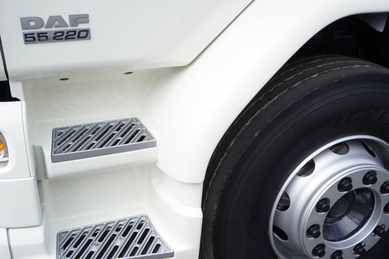 Truk skip loader DAF LF 55.220 Skip loader GUIMA PALFINGER M14T: gambar 10 Truk skip loader DAF LF 55.220 Skip loader GUIMA PALFINGER M14T: gambar 10