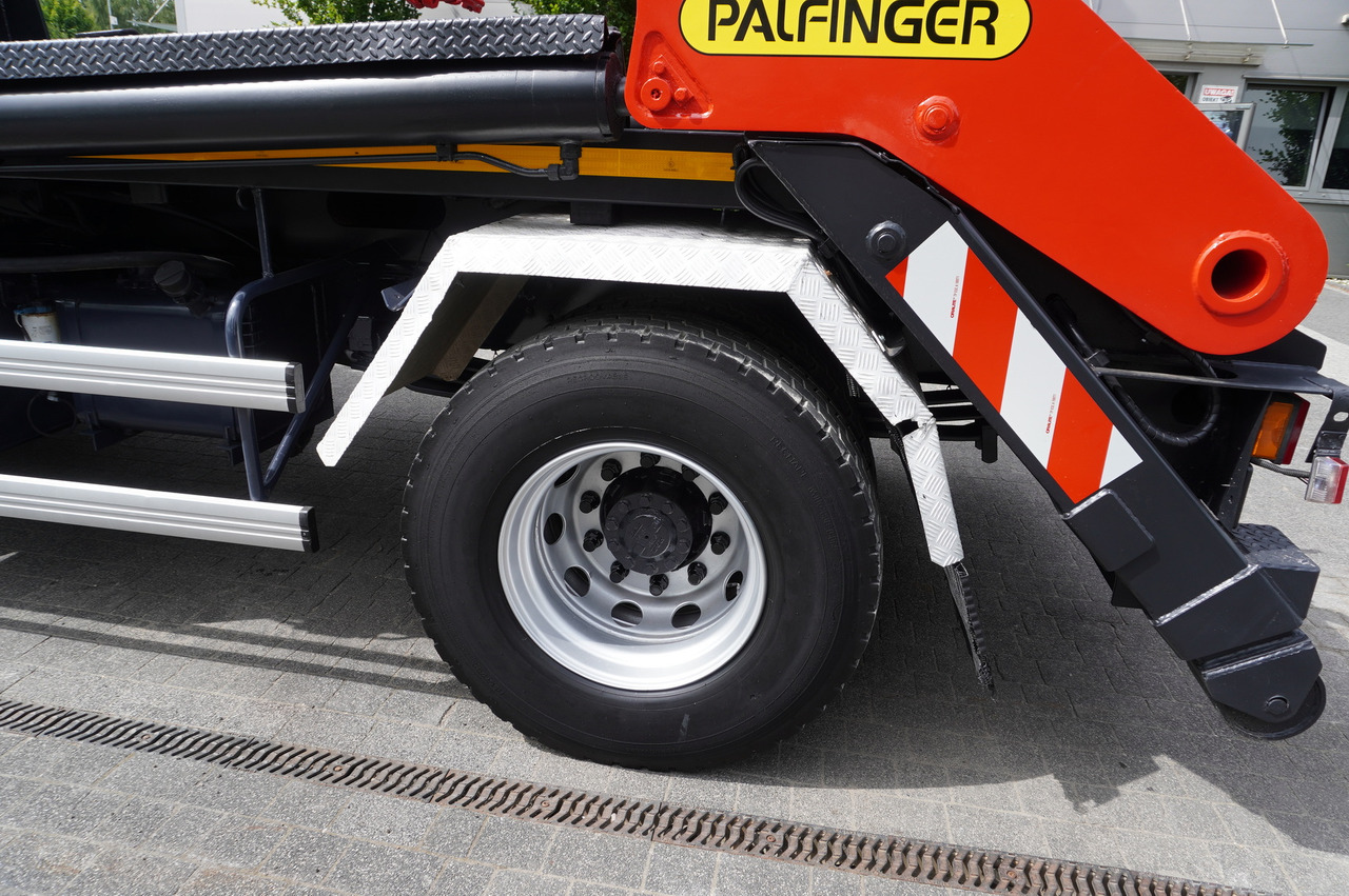 Truk skip loader DAF LF 55.220 Skip loader GUIMA PALFINGER M14T: gambar 23 Truk skip loader DAF LF 55.220 Skip loader GUIMA PALFINGER M14T: gambar 23