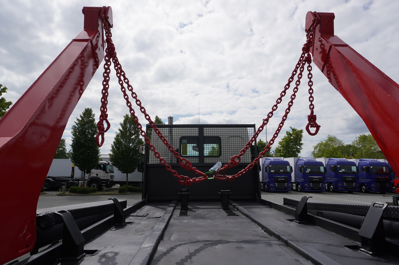 Truk skip loader DAF LF 55.220 Skip loader GUIMA PALFINGER M14T: gambar 21 Truk skip loader DAF LF 55.220 Skip loader GUIMA PALFINGER M14T: gambar 21