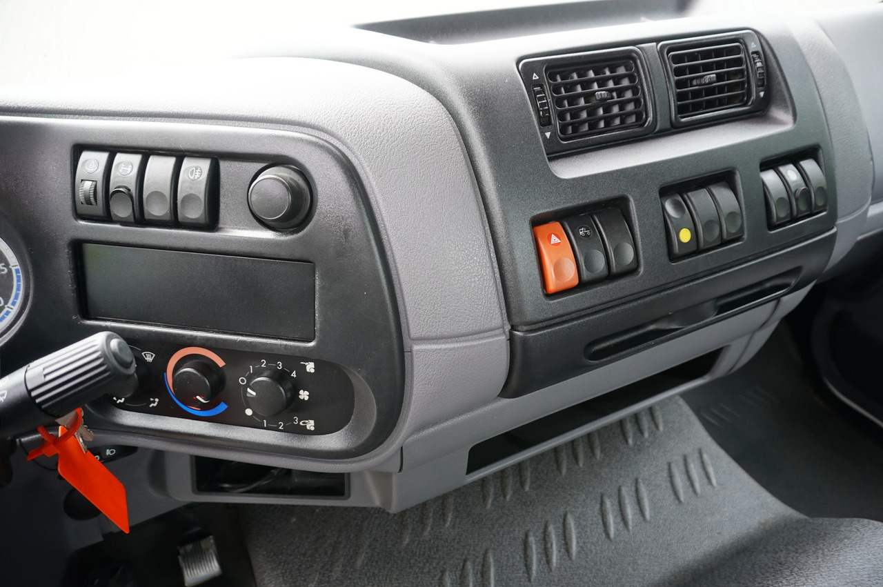 Truk skip loader DAF LF 55.220 Skip loader GUIMA PALFINGER M14T: gambar 29 Truk skip loader DAF LF 55.220 Skip loader GUIMA PALFINGER M14T: gambar 29