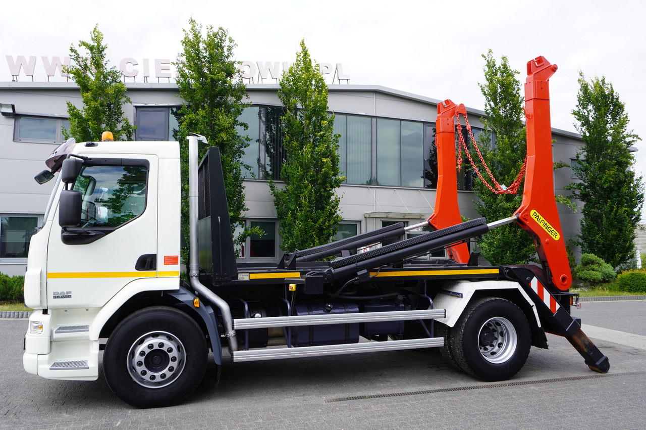 Truk skip loader DAF LF 55.220 Skip loader GUIMA PALFINGER M14T: gambar 17 Truk skip loader DAF LF 55.220 Skip loader GUIMA PALFINGER M14T: gambar 17