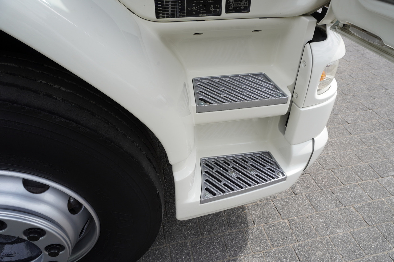 Truk skip loader DAF LF 55.220 Skip loader GUIMA PALFINGER M14T: gambar 15 Truk skip loader DAF LF 55.220 Skip loader GUIMA PALFINGER M14T: gambar 15