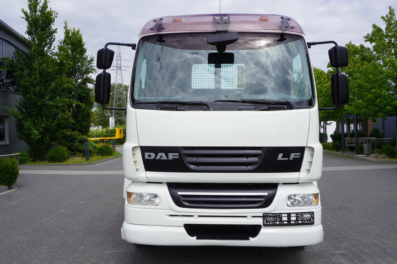 DAF LF 55.220 Skip loader GUIMA PALFINGER M14T - Truk skip loader: gambar 2 DAF LF 55.220 Skip loader GUIMA PALFINGER M14T - Truk skip loader: gambar 2