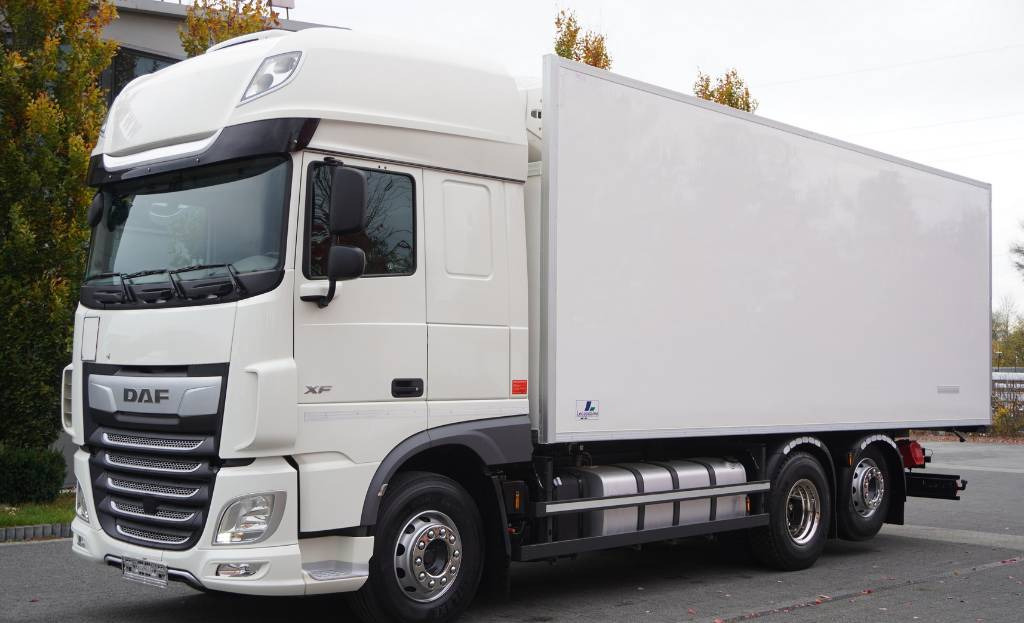 DAF XF 450 6×2 E6 / Refrigerator Lacapitaine / ATP/FRC to 2027 / 18 pallets - Truk berpendingin: gambar 1 DAF XF 450 6×2 E6 / Refrigerator Lacapitaine / ATP/FRC to 2027 / 18 pallets - Truk berpendingin: gambar 1