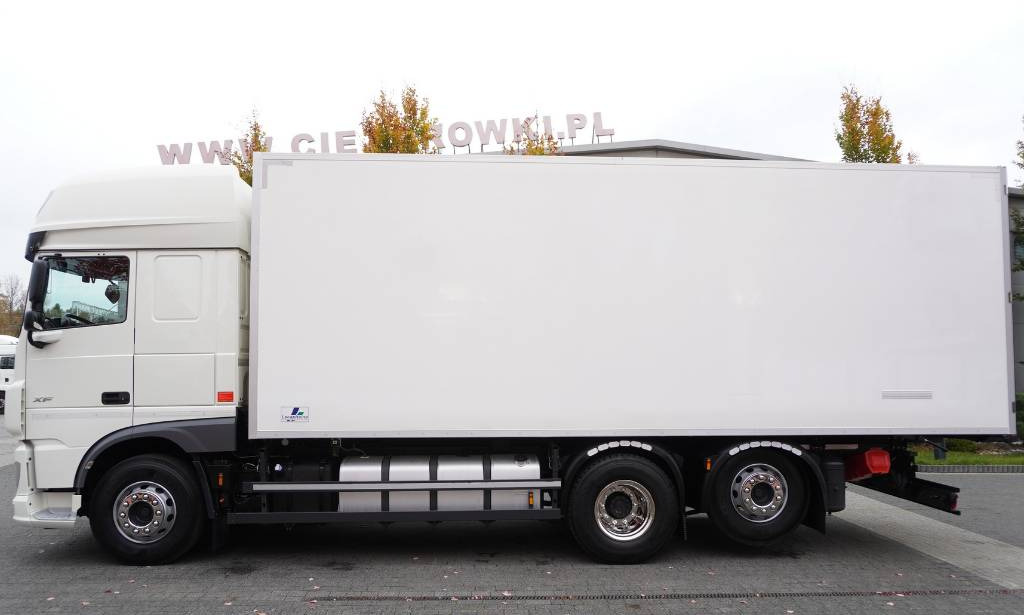 DAF XF 450 6×2 E6 / Refrigerator Lacapitaine / ATP/FRC to 2027 / 18 pallets - Truk berpendingin: gambar 4 DAF XF 450 6×2 E6 / Refrigerator Lacapitaine / ATP/FRC to 2027 / 18 pallets - Truk berpendingin: gambar 4