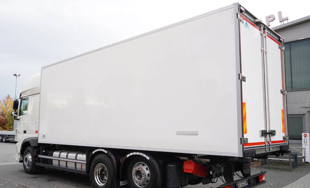 DAF XF 450 6×2 E6 / Refrigerator Lacapitaine / ATP/FRC to 2027 / 18 pallets - Truk berpendingin: gambar 5 DAF XF 450 6×2 E6 / Refrigerator Lacapitaine / ATP/FRC to 2027 / 18 pallets - Truk berpendingin: gambar 5