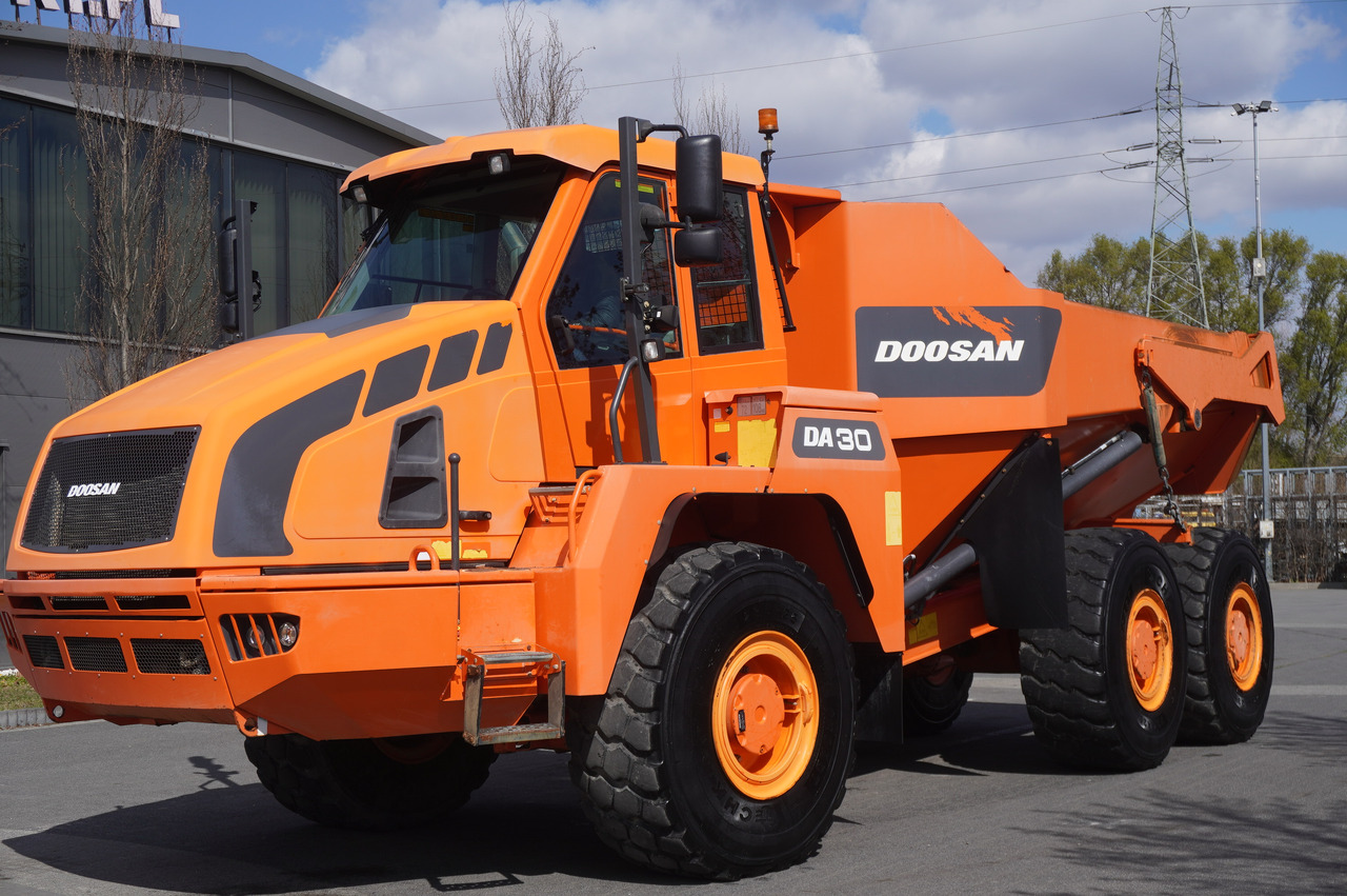 DOOSAN Doosan DA30 articulated dumper - Tempat sampah: gambar 1 DOOSAN Doosan DA30 articulated dumper - Tempat sampah: gambar 1