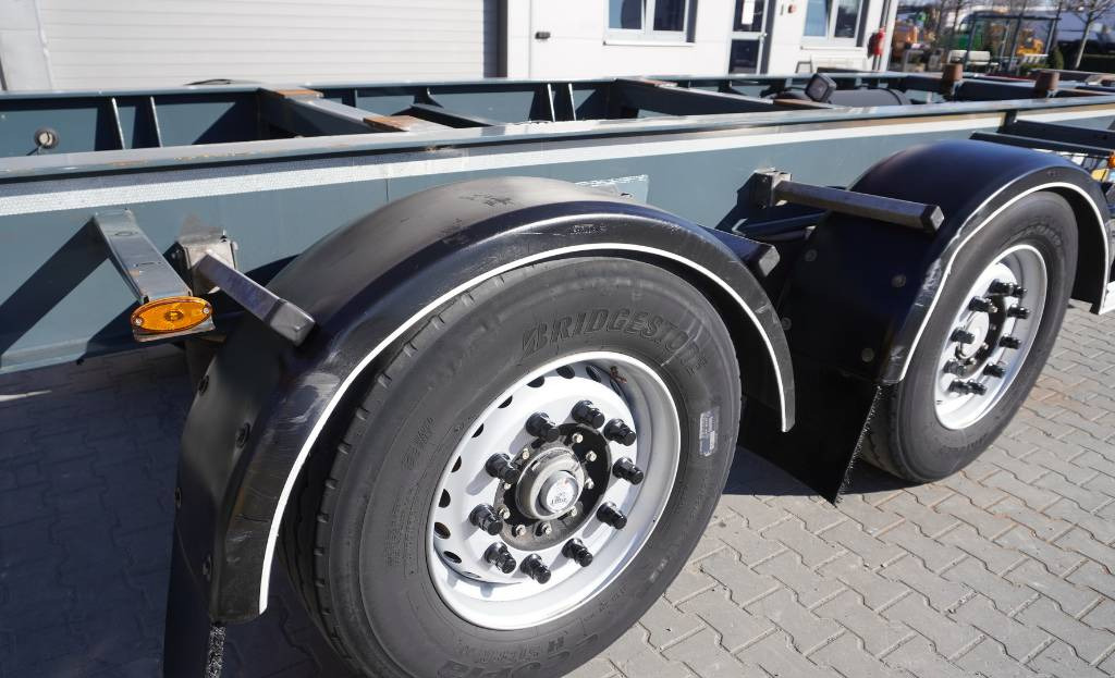Fruehauf Trailer BDF (NEW) 6,000 km !!! - Trailer pengangkut mobil: gambar 2 Fruehauf Trailer BDF (NEW) 6,000 km !!! - Trailer pengangkut mobil: gambar 2