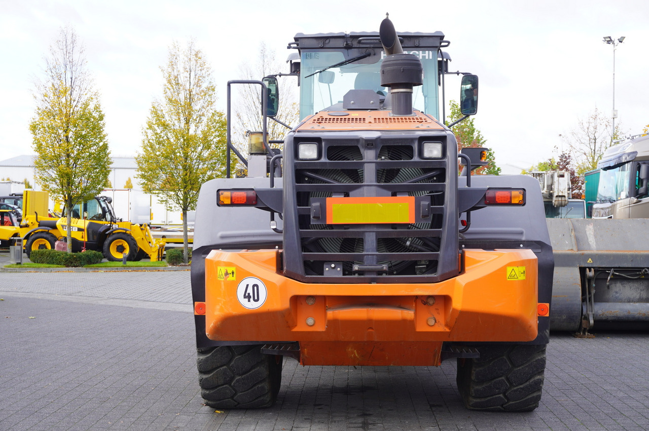 HITACHI ZW220 articulated loader / 2 buckets - Wheel loader: gambar 5 HITACHI ZW220 articulated loader / 2 buckets - Wheel loader: gambar 5