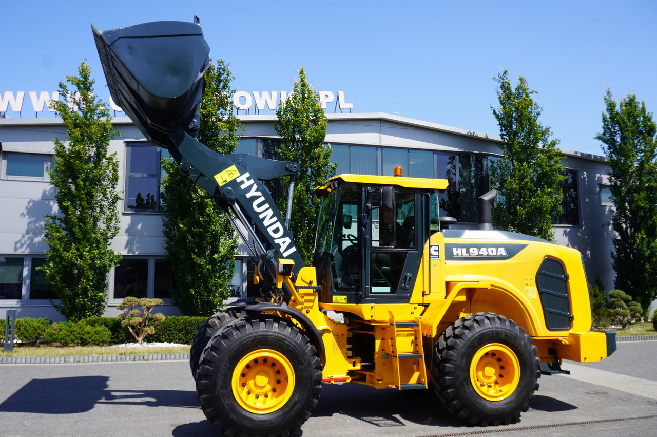 HYUNDAI HL940A articulated loader / year 2021 / weight 13.5t year of production 2021 - Wheel loader: gambar 1 HYUNDAI HL940A articulated loader / year 2021 / weight 13.5t year of production 2021 - Wheel loader: gambar 1