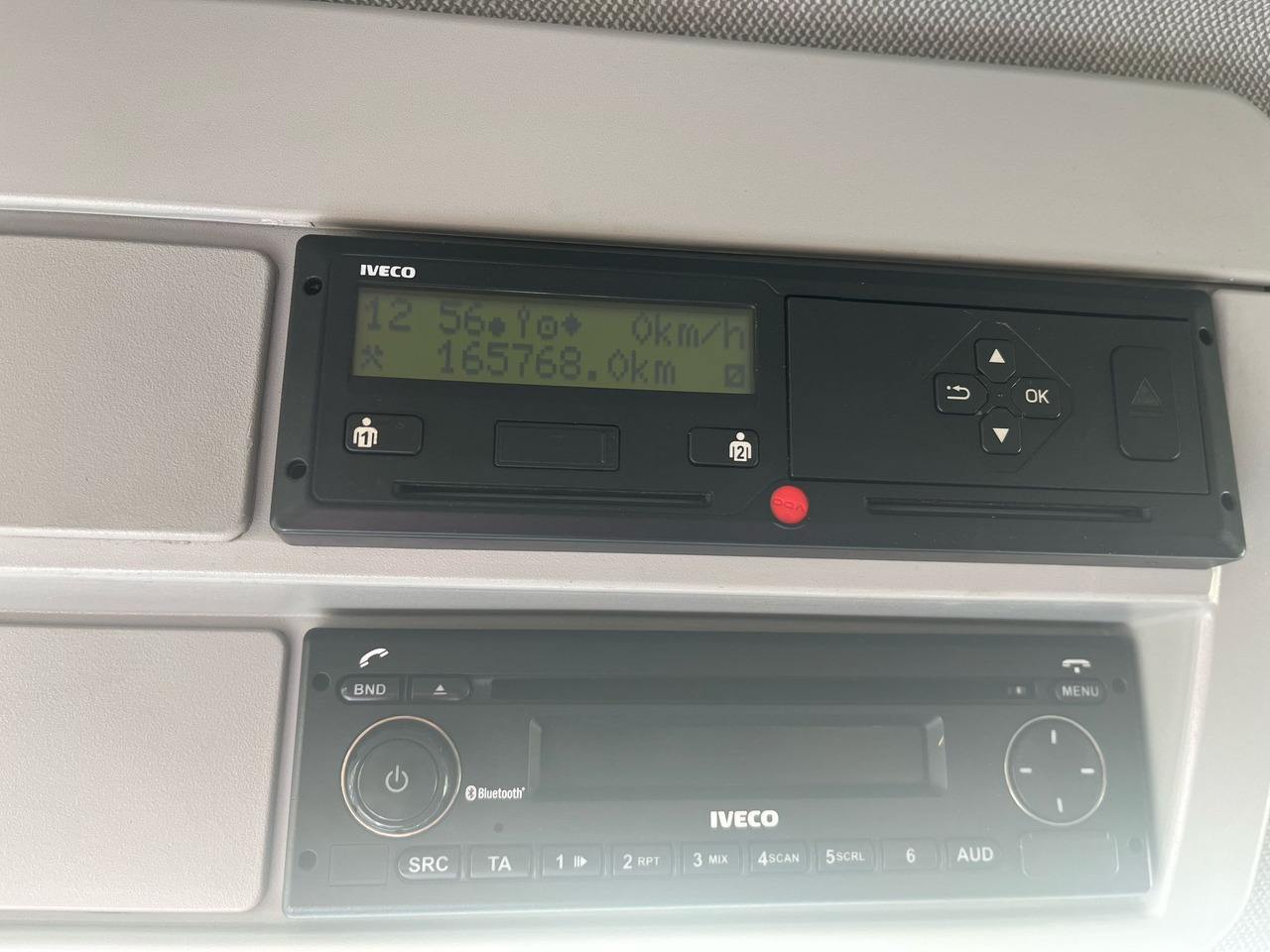 IVECO Eurocargo 120-190 / 160 thousand km !!! / Box 18 EPAL / Dhollandia lift 1500 kg - Truk box: gambar 2 IVECO Eurocargo 120-190 / 160 thousand km !!! / Box 18 EPAL / Dhollandia lift 1500 kg - Truk box: gambar 2