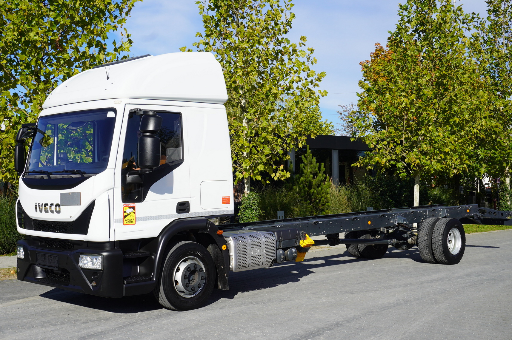 IVECO Eurocargo 140e19 4×2 E6 Glob / ADR / frame 8,1m - Truk sasis: gambar 1 IVECO Eurocargo 140e19 4×2 E6 Glob / ADR / frame 8,1m - Truk sasis: gambar 1