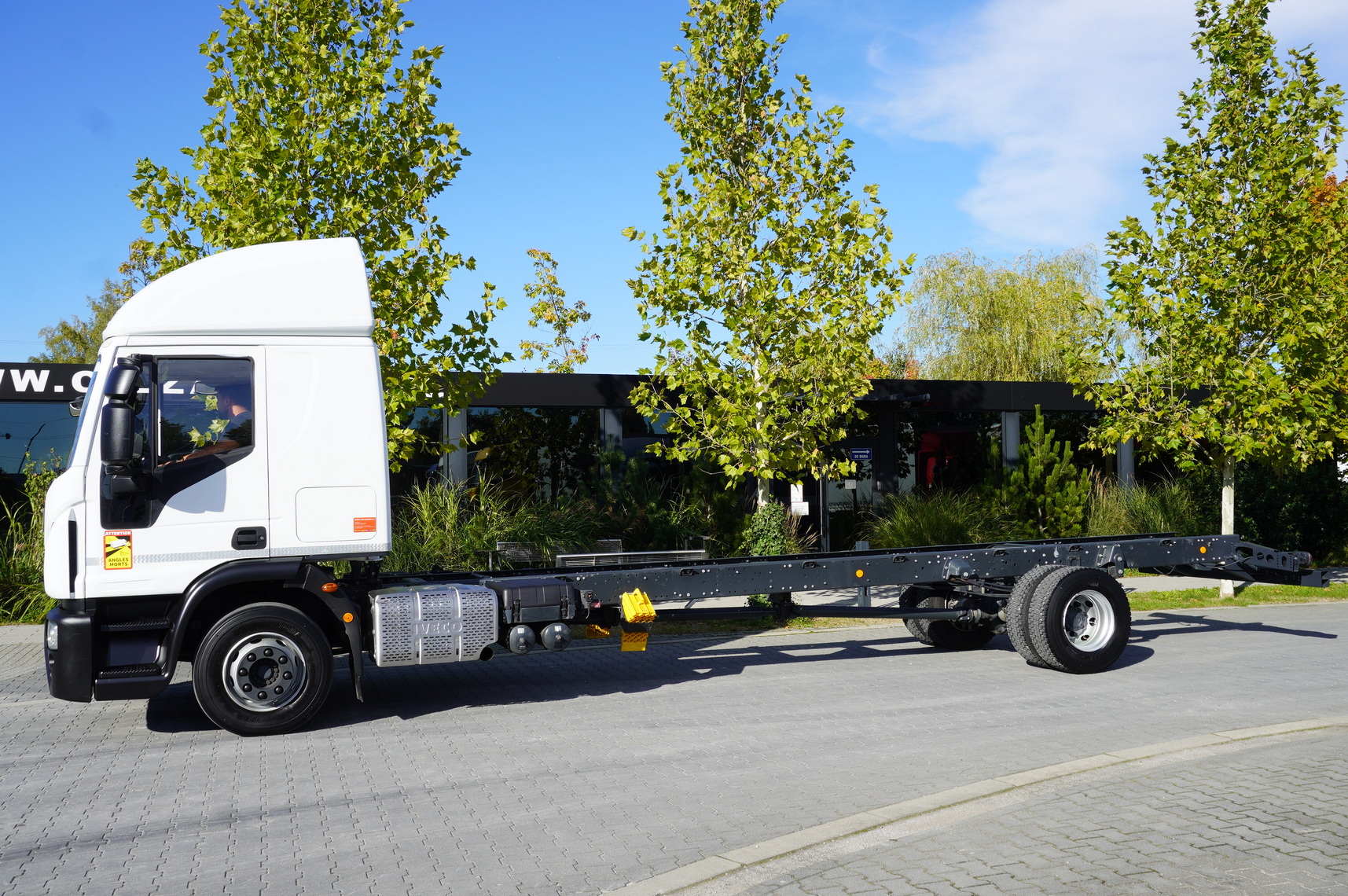 IVECO Eurocargo 140e19 4×2 E6 Glob / ADR / frame 8,1m - Truk sasis: gambar 2 IVECO Eurocargo 140e19 4×2 E6 Glob / ADR / frame 8,1m - Truk sasis: gambar 2