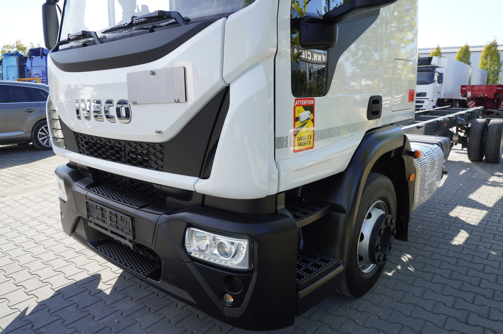 IVECO Eurocargo 140e19 4×2 E6 Glob / ADR / frame 8,1m - Truk sasis: gambar 5 IVECO Eurocargo 140e19 4×2 E6 Glob / ADR / frame 8,1m - Truk sasis: gambar 5