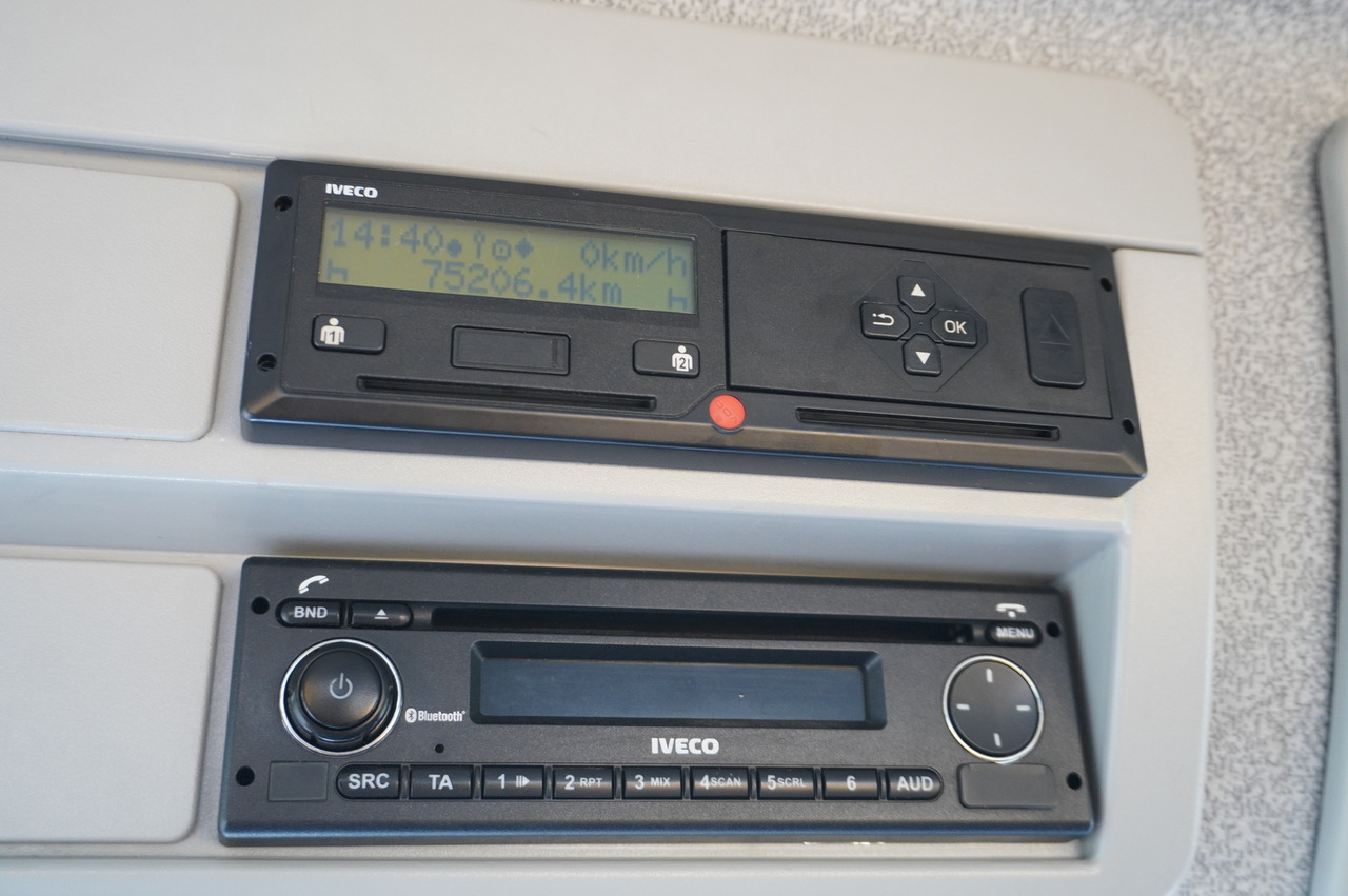 IVECO Eurocargo 160-210 / 75,000 km! / OMARS lowered tow truck platform / Fork - Mobil derek: gambar 3 IVECO Eurocargo 160-210 / 75,000 km! / OMARS lowered tow truck platform / Fork - Mobil derek: gambar 3