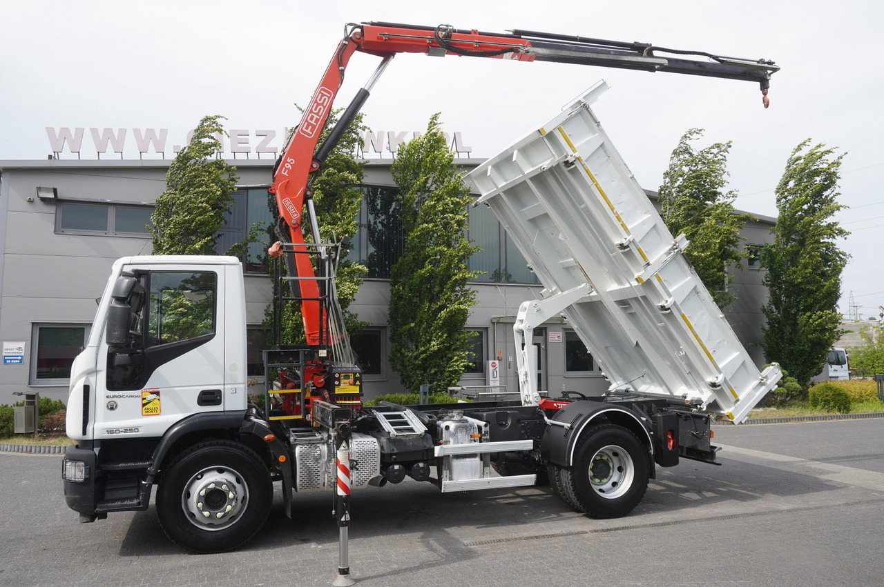 IVECO Eurocargo 160-250 / Fassi F95 crane / 120 tho. km / 3-sided tipper - Truk jungkit, Truk derek: gambar 4 IVECO Eurocargo 160-250 / Fassi F95 crane / 120 tho. km / 3-sided tipper - Truk jungkit, Truk derek: gambar 4