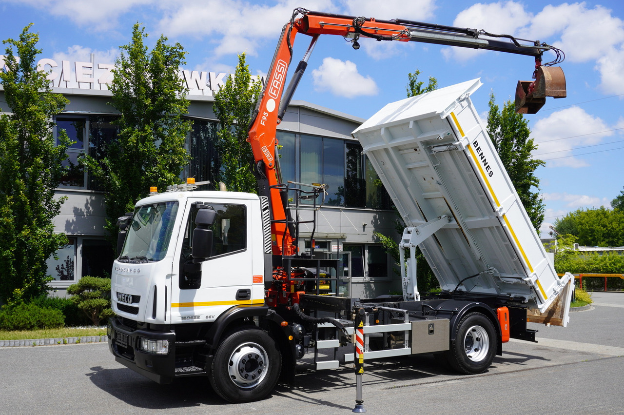IVECO Eurocargo 160E22 EEV Dump truck / Bortmatic / Crane FASSI F95A.0.22 - Truk derek: gambar 1 IVECO Eurocargo 160E22 EEV Dump truck / Bortmatic / Crane FASSI F95A.0.22 - Truk derek: gambar 1