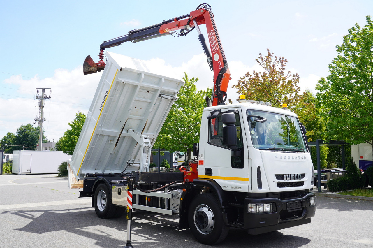 IVECO Eurocargo 160E22 EEV Dump truck / Bortmatic / Crane FASSI F95A.0.22 - Truk derek: gambar 3 IVECO Eurocargo 160E22 EEV Dump truck / Bortmatic / Crane FASSI F95A.0.22 - Truk derek: gambar 3