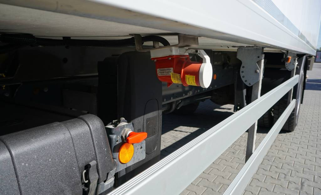 IVECO Eurocargo 190-280L 19t E6 / ATP/FRC to 2025 / Lamberet Refrigerator 22 pallets - Truk berpendingin: gambar 4 IVECO Eurocargo 190-280L 19t E6 / ATP/FRC to 2025 / Lamberet Refrigerator 22 pallets - Truk berpendingin: gambar 4