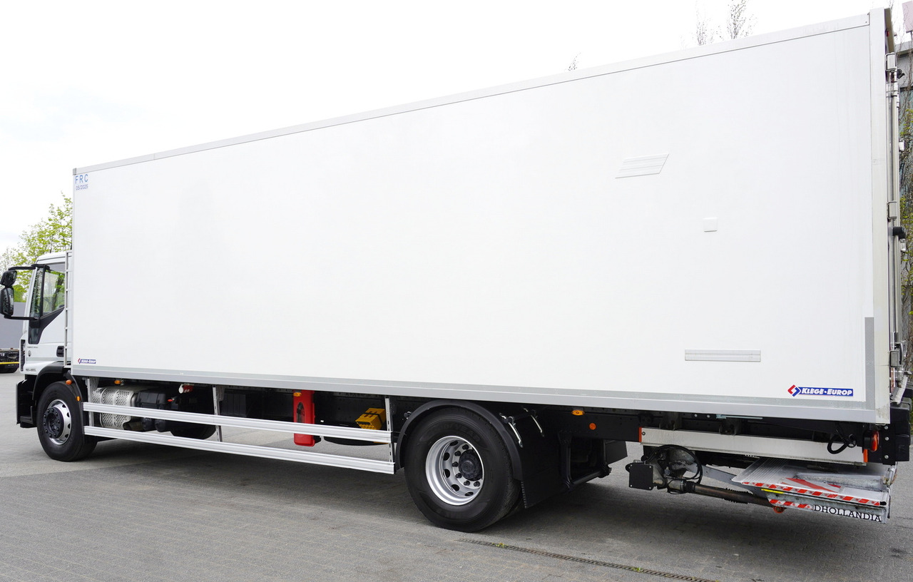 IVECO Eurocargo 190-280L E6 4x2 / Refrigerator / Dhollandia DHSM.20 tail lift / 21 pallets - Truk berpendingin: gambar 3 IVECO Eurocargo 190-280L E6 4x2 / Refrigerator / Dhollandia DHSM.20 tail lift / 21 pallets - Truk berpendingin: gambar 3