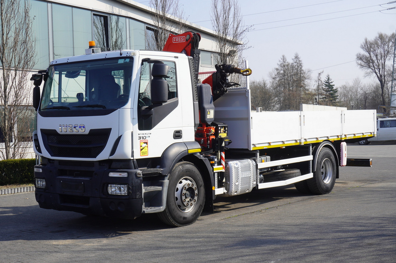 IVECO STRALIS 310 E6 / HDS FASSI 155 6.2 T / 250 thousand km - Truk flatbed, Truk derek: gambar 2 IVECO STRALIS 310 E6 / HDS FASSI 155 6.2 T / 250 thousand km - Truk flatbed, Truk derek: gambar 2