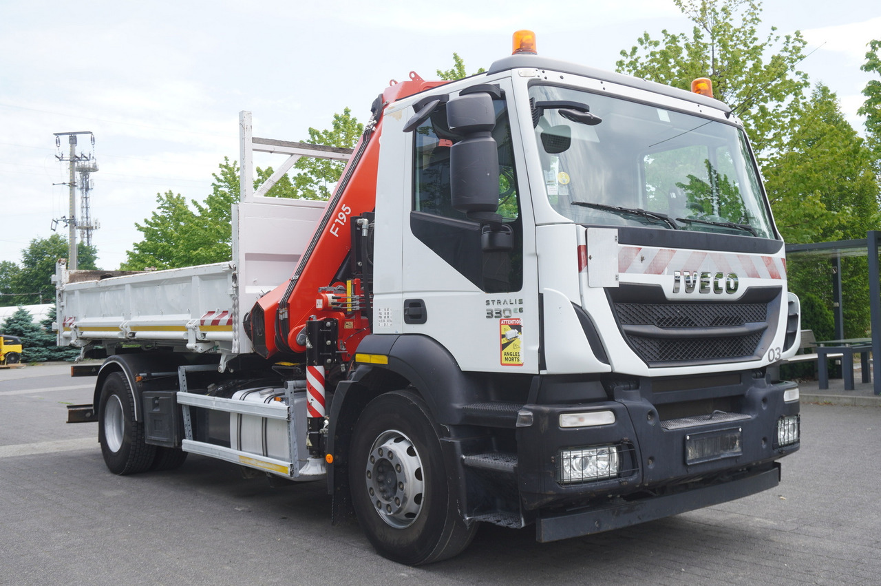 Truk derek IVECO STRALIS 330 E6 / FASSI 195A 8.5 T / 3-side tipper: gambar 6