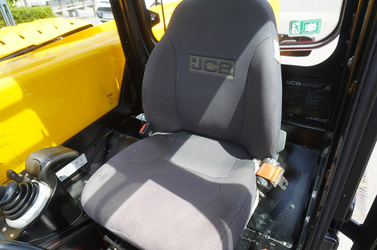 Telehandler JCB 525-60T5 / 2022 / 860 MTH! / 2.5 T / Reach 6 m / joystick: gambar 28