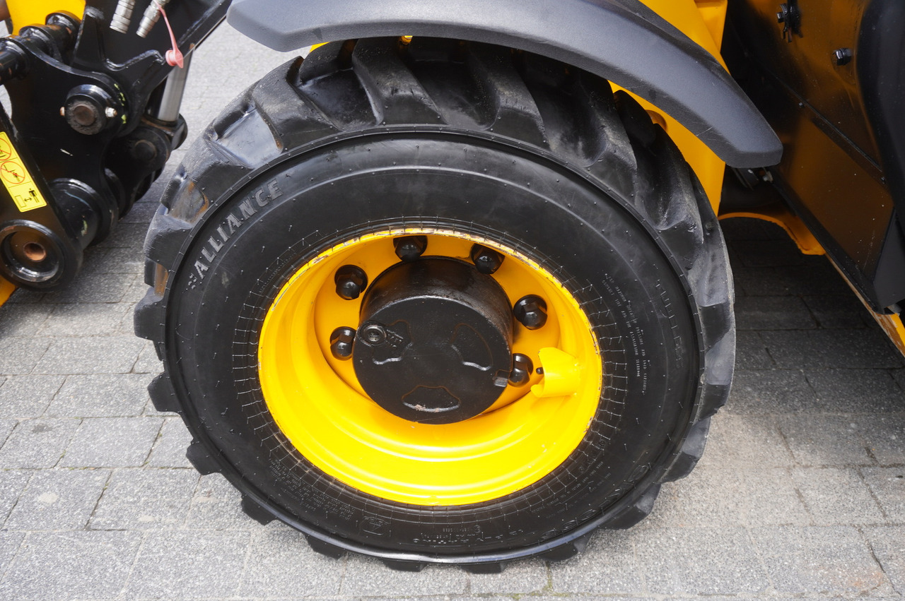 Telehandler JCB 525-60T5 / 2022 / 860 MTH! / 2.5 T / Reach 6 m / joystick: gambar 22