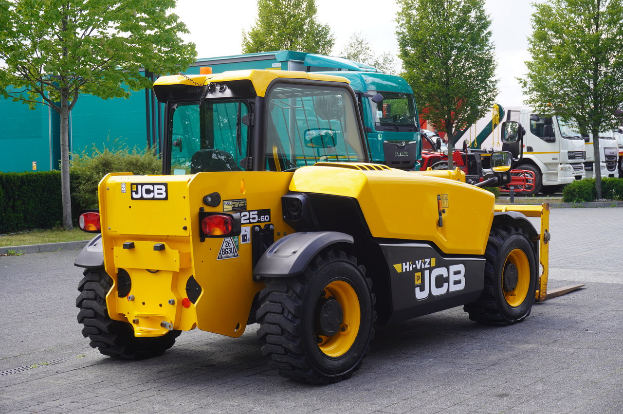 JCB 525-60T5 / 2022 / 860 MTH! / 2.5 T / Reach 6 m / joystick - Telehandler: gambar 5 JCB 525-60T5 / 2022 / 860 MTH! / 2.5 T / Reach 6 m / joystick - Telehandler: gambar 5