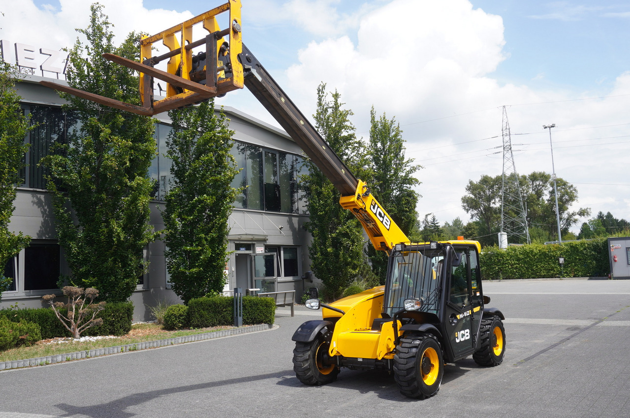 Telehandler JCB 525-60T5 / 2022 / 860 MTH! / 2.5 T / Reach 6 m / joystick: gambar 17