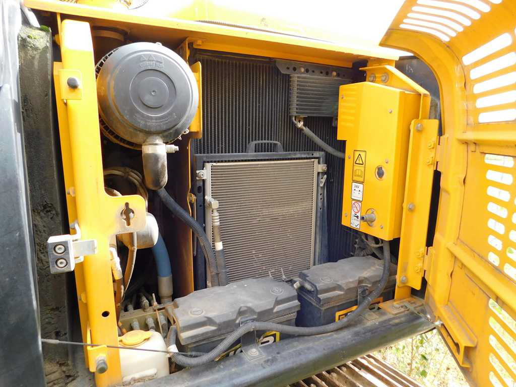 JCB JS 145LC crawler excavator / 4800 MTH - Ekskavator perayap: gambar 3 JCB JS 145LC crawler excavator / 4800 MTH - Ekskavator perayap: gambar 3