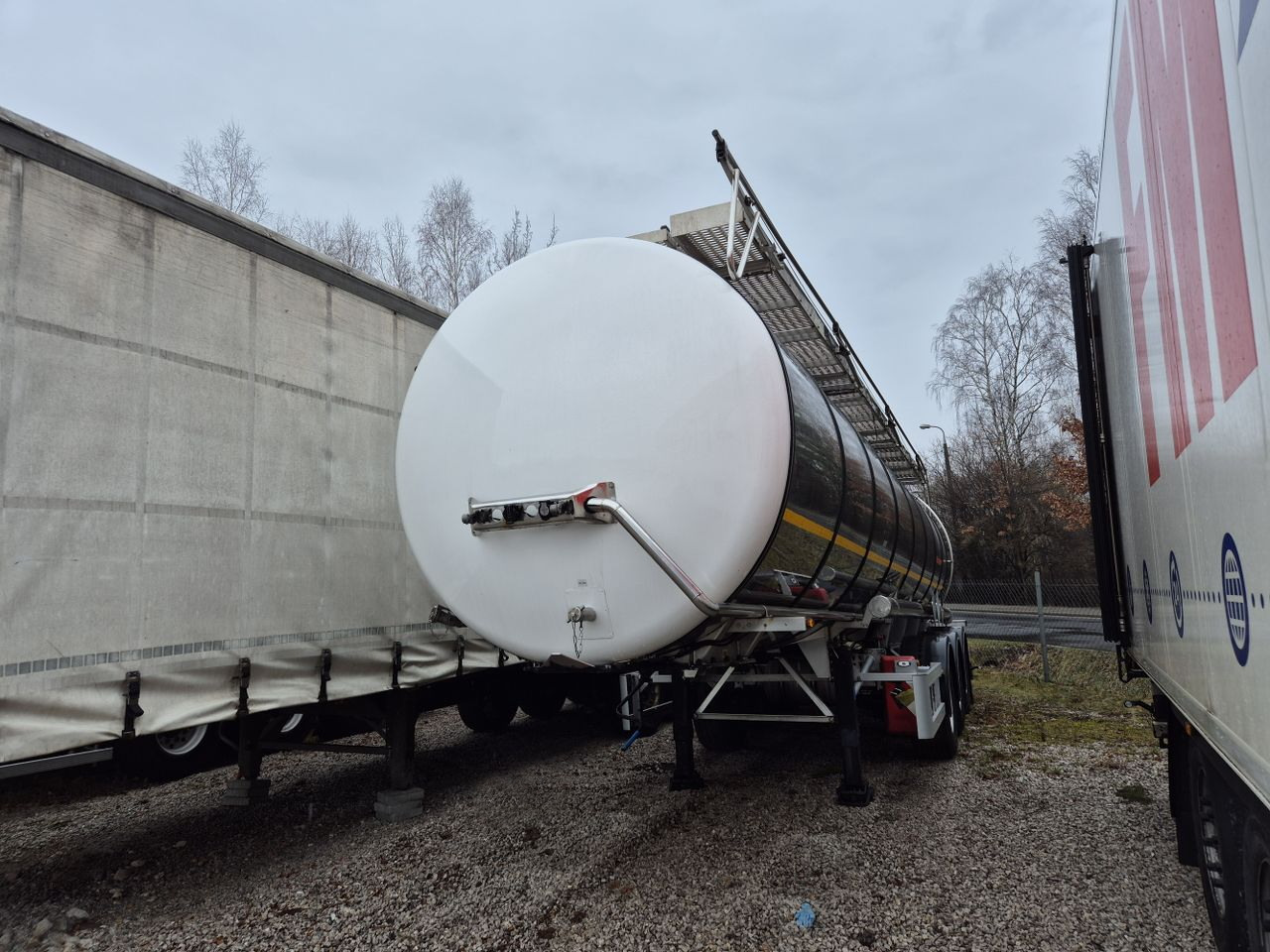 KÄSSBOHRER cistern for chemicals / ADR - Semi-trailer tangki: gambar 2 KÄSSBOHRER cistern for chemicals / ADR - Semi-trailer tangki: gambar 2