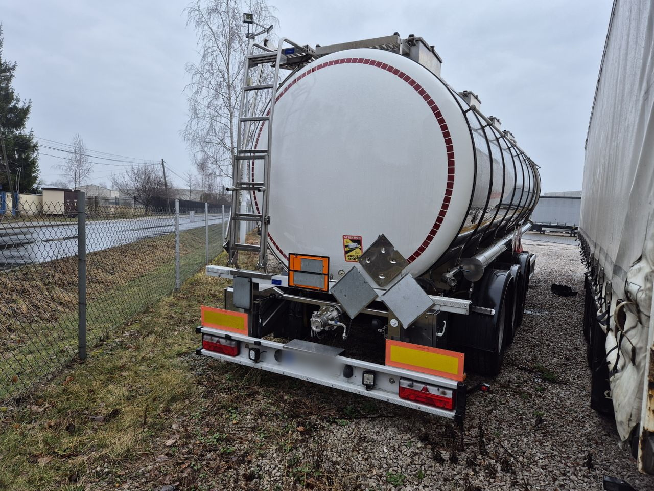 KÄSSBOHRER cistern for chemicals / ADR - Semi-trailer tangki: gambar 4 KÄSSBOHRER cistern for chemicals / ADR - Semi-trailer tangki: gambar 4