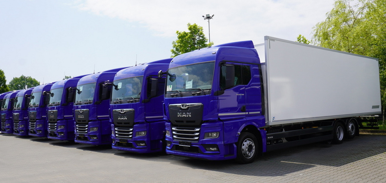 Truk box baru MAN New MAN TGX 26.400 / NEW IGLOOCAR refrigerator 20 pallets / 6×2 / 2024 / 2 units: gambar 12