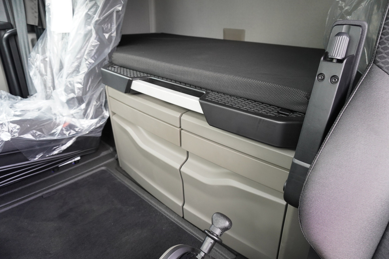 Truk box baru MAN New MAN TGX 26.400 / NEW IGLOOCAR refrigerator 20 pallets / 6×2 / 2024 / 2 units: gambar 21