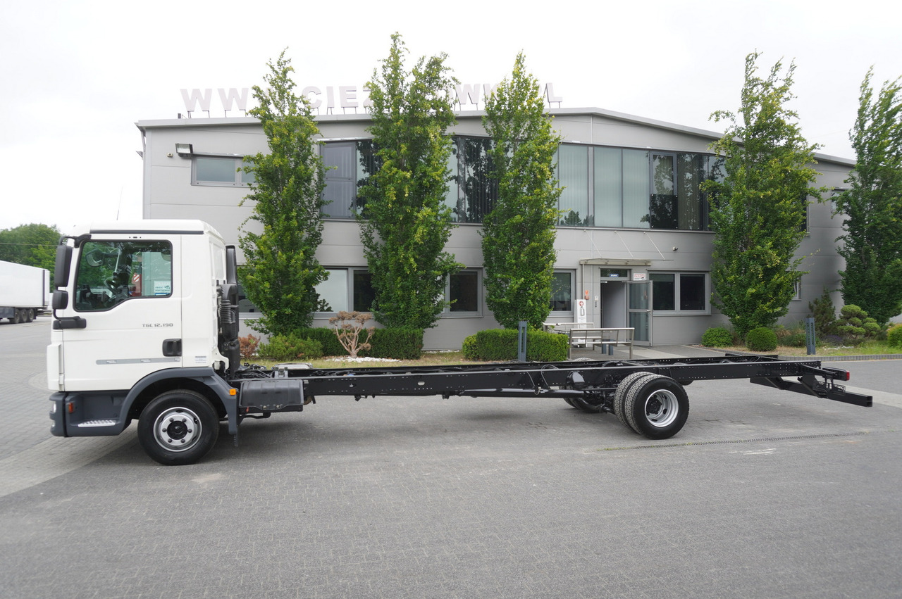 MAN TGL 12.190 / Chassis 8 m / 100 tho. km - Truk sasis: gambar 3 MAN TGL 12.190 / Chassis 8 m / 100 tho. km - Truk sasis: gambar 3