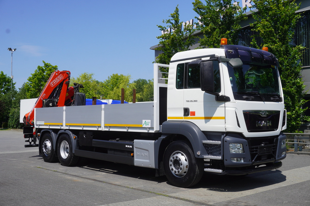 MAN TGS 26.360 Flatbed / Fassi F175 7.7 T / steered 3rd axle - Truk derek: gambar 2 MAN TGS 26.360 Flatbed / Fassi F175 7.7 T / steered 3rd axle - Truk derek: gambar 2
