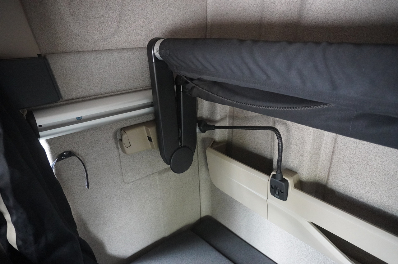 Truk sasis MAN TGS 26.420 / 7.5 m chassis / 14.5 t load cap. / Sleeping cab: gambar 20