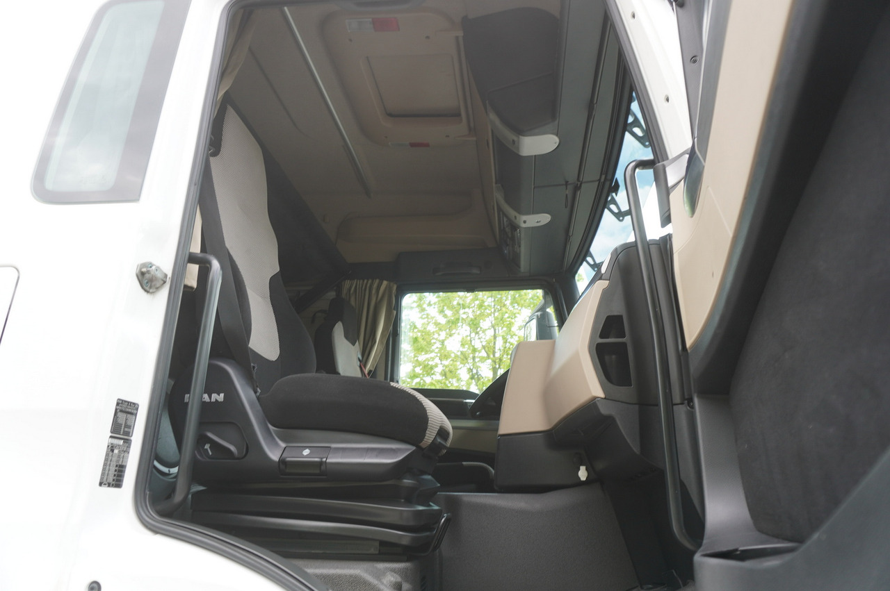 Truk sasis MAN TGS 26.420 / 7.5 m chassis / 14.5 t load cap. / Sleeping cab: gambar 29