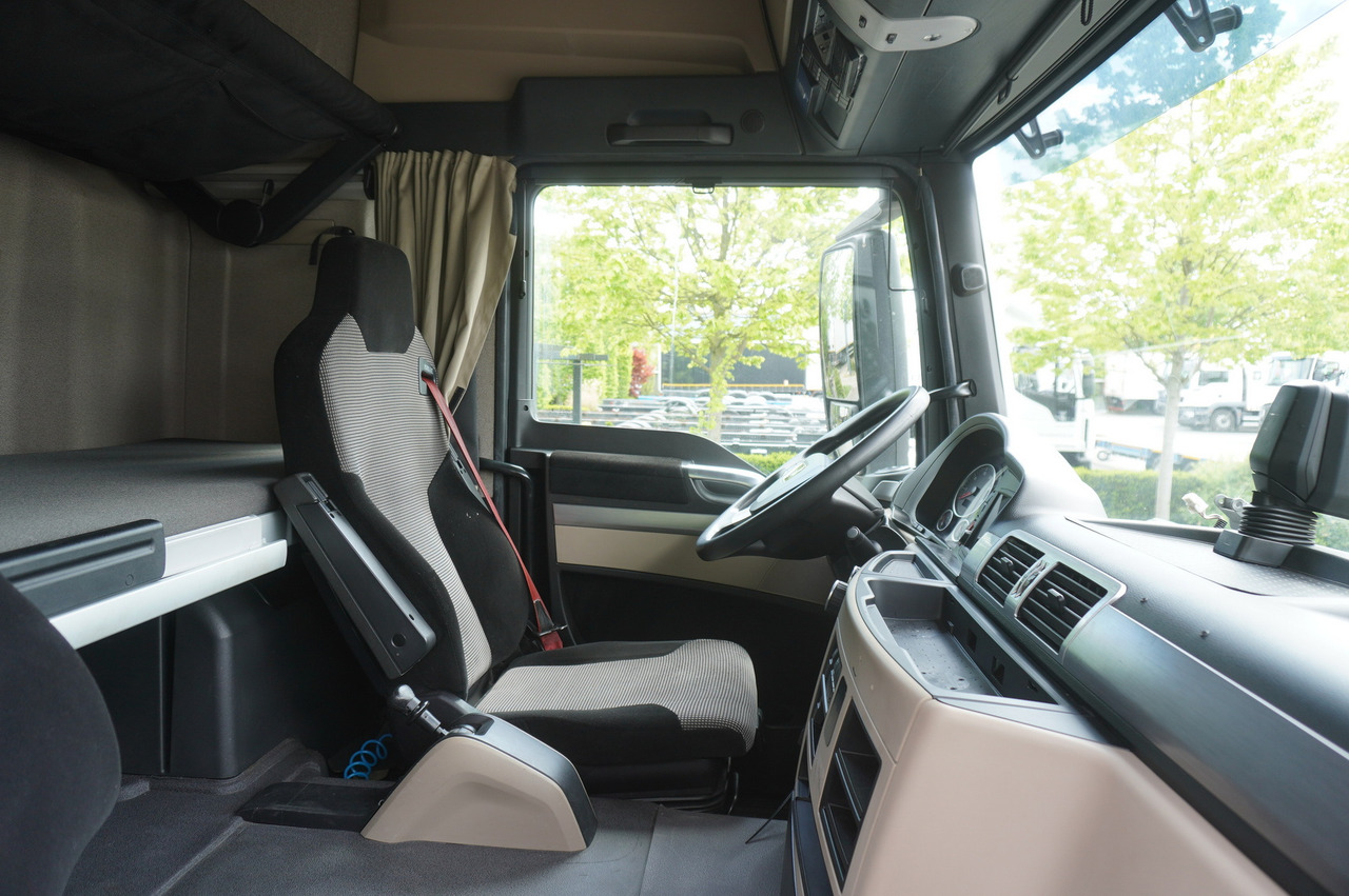Truk sasis MAN TGS 26.420 / 7.5 m chassis / 14.5 t load cap. / Sleeping cab: gambar 28