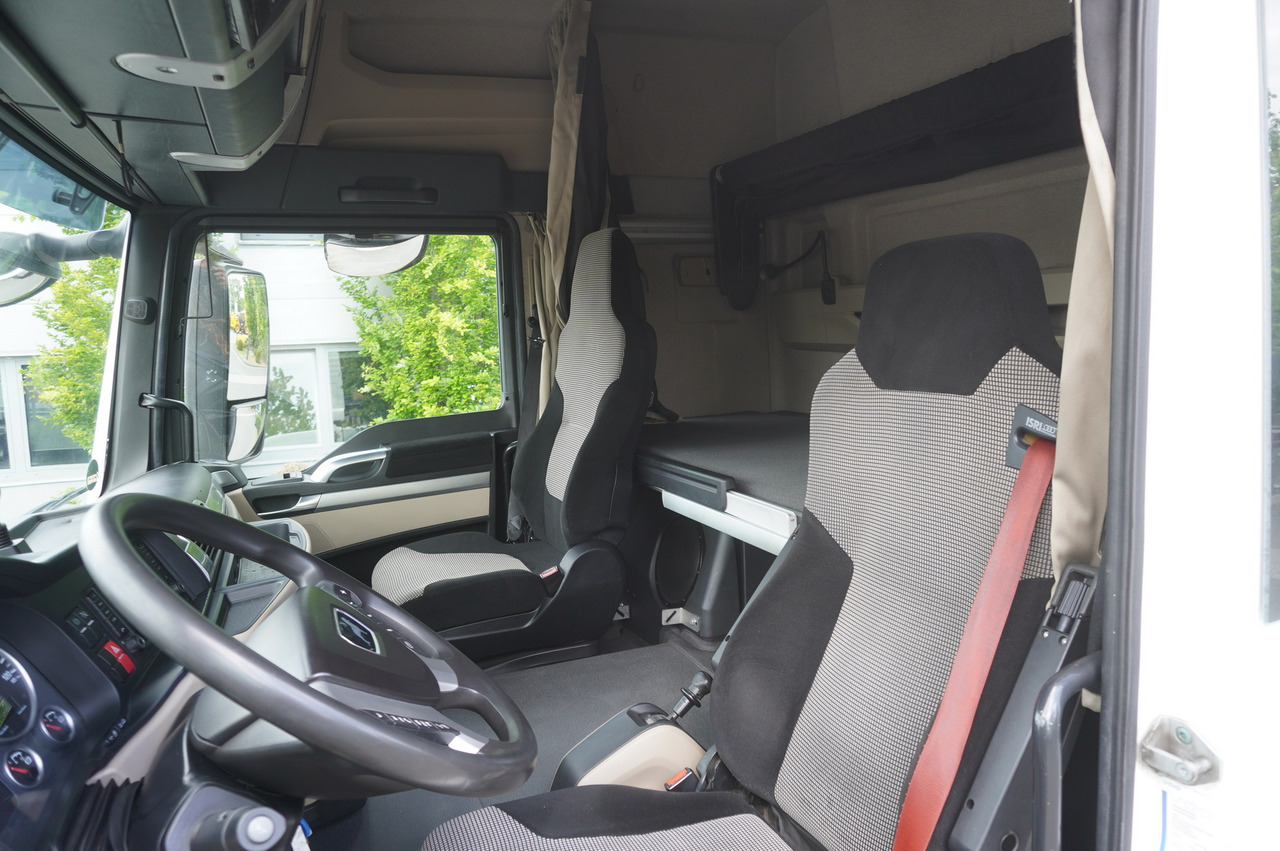 Truk sasis MAN TGS 26.420 / 7.5 m chassis / 14.5 t load cap. / Sleeping cab: gambar 15
