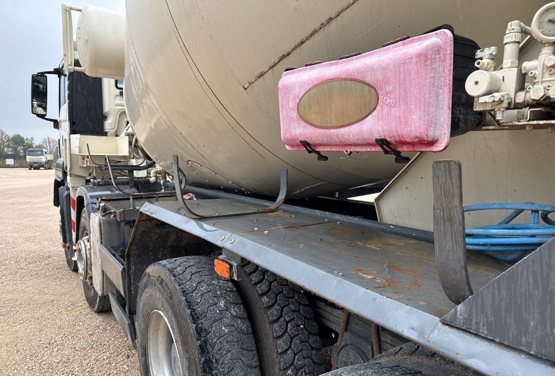 Truk pompa beton MAN TGS 32.400 8x4 Concrete Mixer Pump truck / 426 MTH !!! / 18 meters: gambar 13