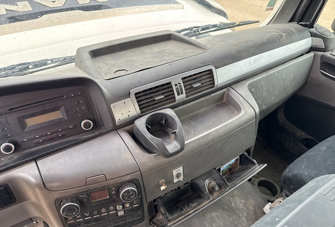 Truk pompa beton MAN TGS 32.400 8x4 Concrete Mixer Pump truck / 426 MTH !!! / 18 meters: gambar 29