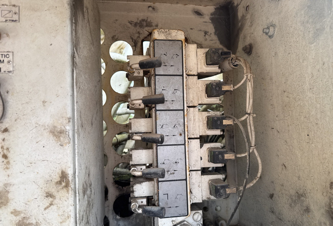 Truk pompa beton MAN TGS 32.400 8x4 Concrete Mixer Pump truck / 426 MTH !!! / 18 meters: gambar 16 Truk pompa beton MAN TGS 32.400 8x4 Concrete Mixer Pump truck / 426 MTH !!! / 18 meters: gambar 16