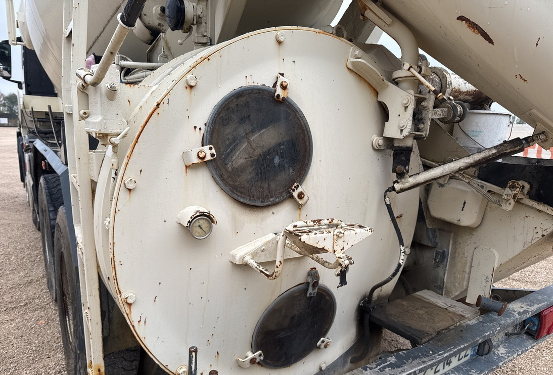 Truk pompa beton MAN TGS 32.400 8x4 Concrete Mixer Pump truck / 426 MTH !!! / 18 meters: gambar 11 Truk pompa beton MAN TGS 32.400 8x4 Concrete Mixer Pump truck / 426 MTH !!! / 18 meters: gambar 11