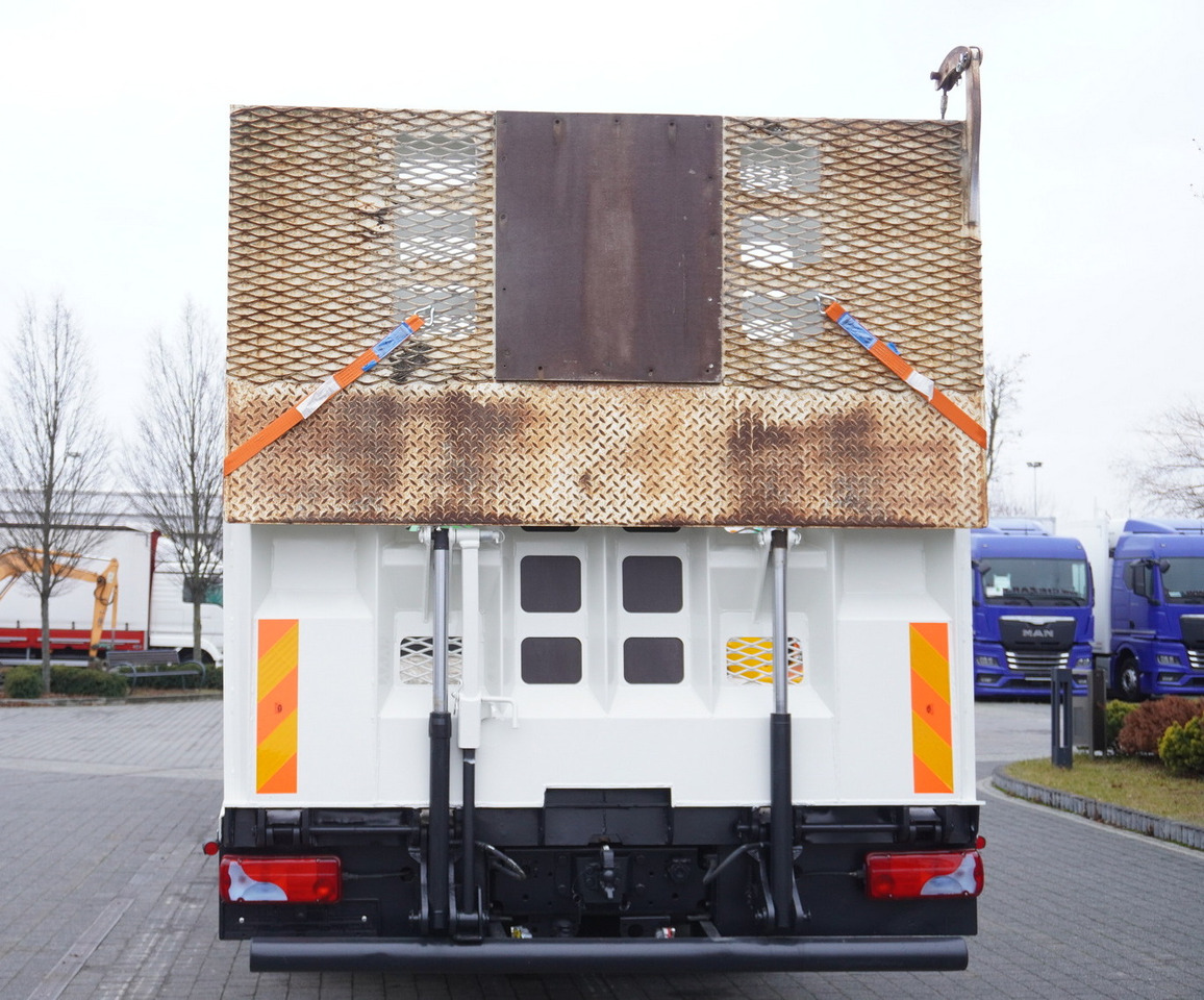 MAN TGS 35.360 E5 8x2 / HDS HIAB XS 166 HIDUO / 6.2 t lifting capacity / 12 m reach - Truk derek: gambar 3 MAN TGS 35.360 E5 8x2 / HDS HIAB XS 166 HIDUO / 6.2 t lifting capacity / 12 m reach - Truk derek: gambar 3